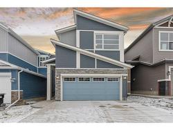 146 Lucas Place NW Calgary, AB T3P 2E5