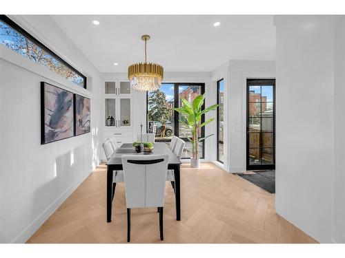 511 30 Street Nw, Calgary, AB - Indoor Photo Showing Dining Room