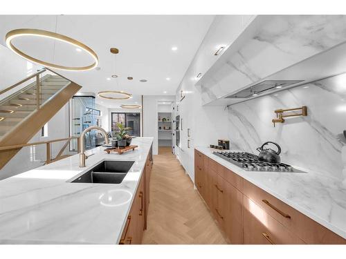 511 30 Street Nw, Calgary, AB - Indoor Photo Showing Kitchen With Double Sink With Upgraded Kitchen