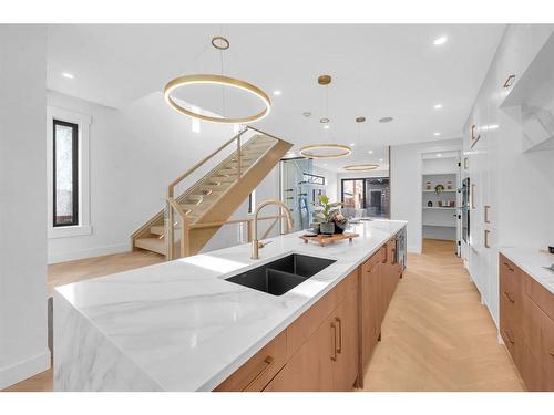 511 30 Street Nw, Calgary, AB - Indoor Photo Showing Kitchen With Double Sink With Upgraded Kitchen