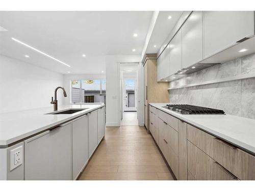 723 36 Street Nw, Calgary, AB - Indoor Photo Showing Kitchen With Upgraded Kitchen