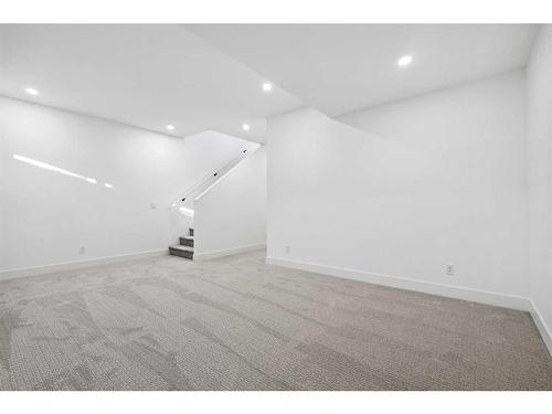 723 36 Street Nw, Calgary, AB - Indoor Photo Showing Other Room