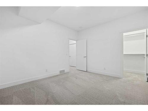 723 36 Street Nw, Calgary, AB - Indoor Photo Showing Other Room