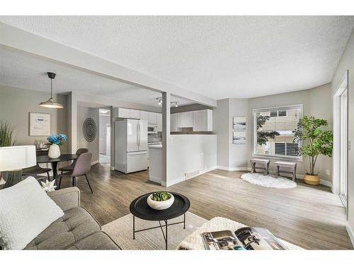 1308 154 Avenue Sw, Calgary, AB - Indoor Photo Showing Living Room