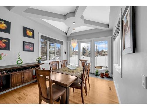 20 Lynx Meadows Court Nw, Calgary, AB - Indoor Photo Showing Dining Room