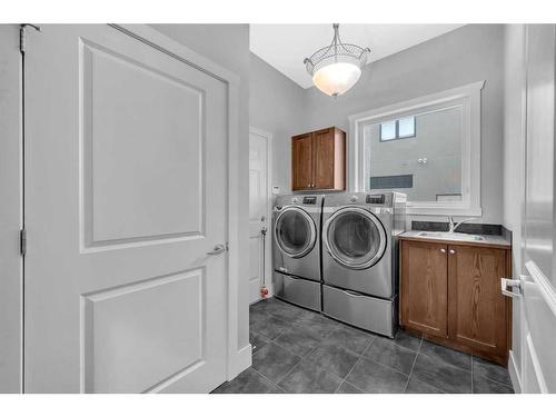 20 Lynx Meadows Court Nw, Calgary, AB - Indoor Photo Showing Laundry Room