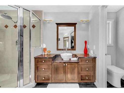 20 Lynx Meadows Court Nw, Calgary, AB - Indoor Photo Showing Bathroom