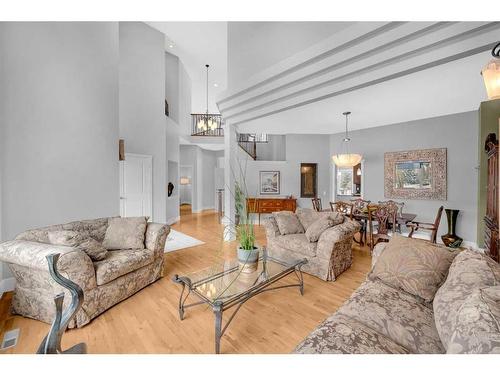 20 Lynx Meadows Court Nw, Calgary, AB - Indoor Photo Showing Living Room