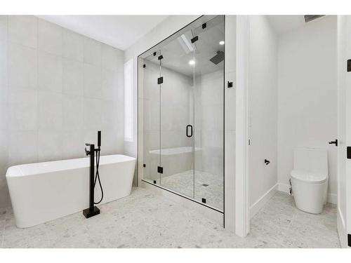 3536 7 Avenue Sw, Calgary, AB - Indoor Photo Showing Bathroom