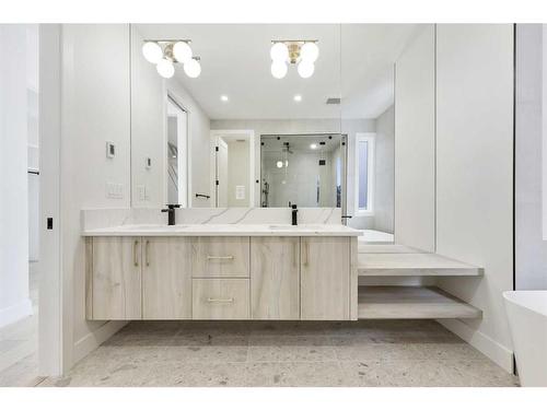 3536 7 Avenue Sw, Calgary, AB - Indoor Photo Showing Bathroom