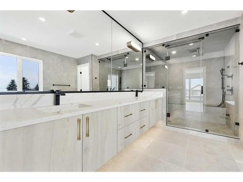 3536 7 Avenue Sw, Calgary, AB - Indoor Photo Showing Bathroom