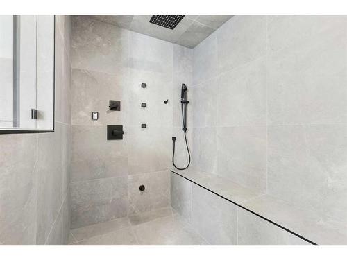 3536 7 Avenue Sw, Calgary, AB - Indoor Photo Showing Bathroom