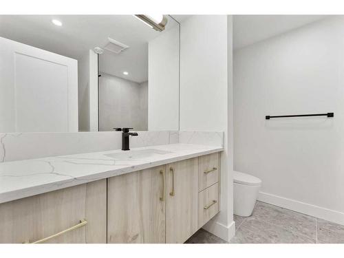 3536 7 Avenue Sw, Calgary, AB - Indoor Photo Showing Bathroom