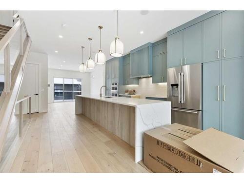 3536 7 Avenue Sw, Calgary, AB - Indoor Photo Showing Kitchen With Upgraded Kitchen