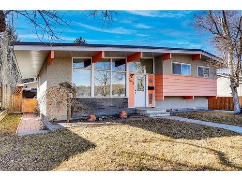 2815 Burgess Drive Nw, Calgary, AB - Outdoor