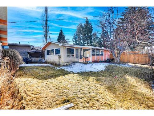 2815 Burgess Drive Nw, Calgary, AB - Outdoor