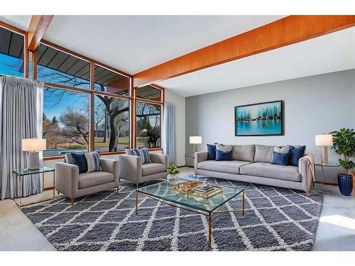 2815 Burgess Drive Nw, Calgary, AB - Indoor Photo Showing Living Room