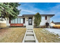 1811 58 Street NE Calgary, AB T1Y 1M8