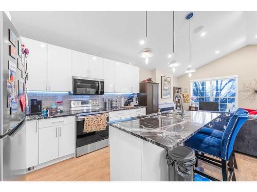 43 Hidden Valley Link Nw, Calgary, AB - Indoor Photo Showing Kitchen With Stainless Steel Kitchen With Double Sink With Upgraded Kitchen