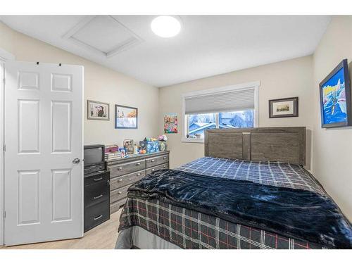 43 Hidden Valley Link Nw, Calgary, AB - Indoor Photo Showing Bedroom