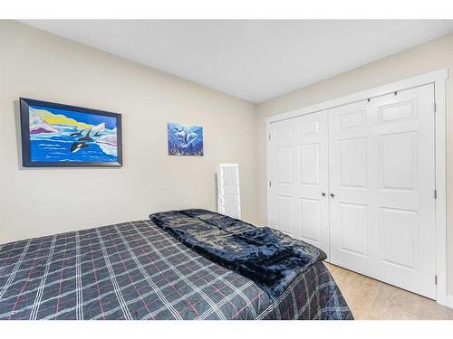 43 Hidden Valley Link Nw, Calgary, AB - Indoor Photo Showing Bedroom