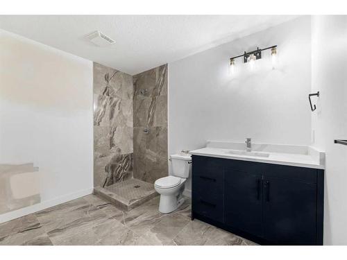 80 Sceptre Close Nw, Calgary, AB - Indoor Photo Showing Bathroom