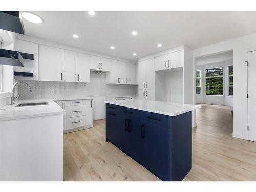 80 Sceptre Close Nw, Calgary, AB - Indoor Photo Showing Kitchen