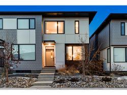 22 Homestead Boulevard NE Calgary, AB T3J 2H1