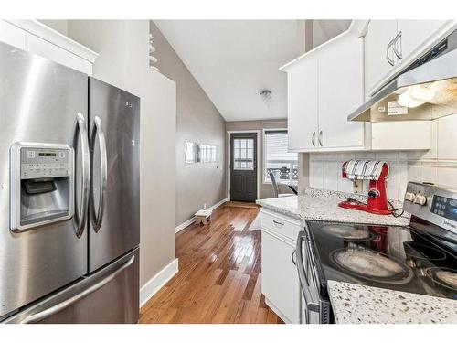 357 Martinwood Place Ne, Calgary, AB - Indoor Photo Showing Kitchen