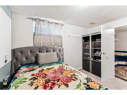 357 Martinwood Place Ne, Calgary, AB - Indoor Photo Showing Bedroom