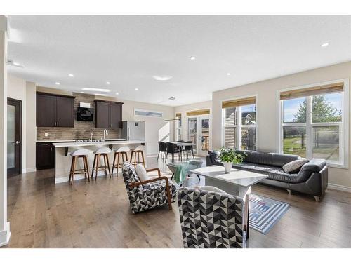 283 Nolan Hill Boulevard Nw, Calgary, AB - Indoor Photo Showing Living Room