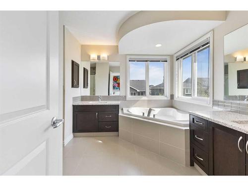 283 Nolan Hill Boulevard Nw, Calgary, AB - Indoor Photo Showing Bathroom