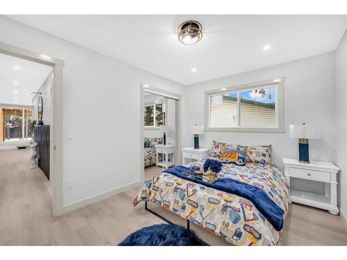 820 Maidstone Drive Ne, Calgary, AB - Indoor Photo Showing Bedroom