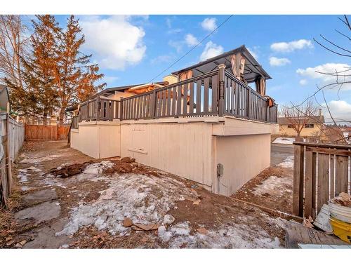 820 Maidstone Drive Ne, Calgary, AB - Outdoor