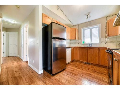 13 Saddlemont Grove Ne, Calgary, AB - Indoor Photo Showing Kitchen