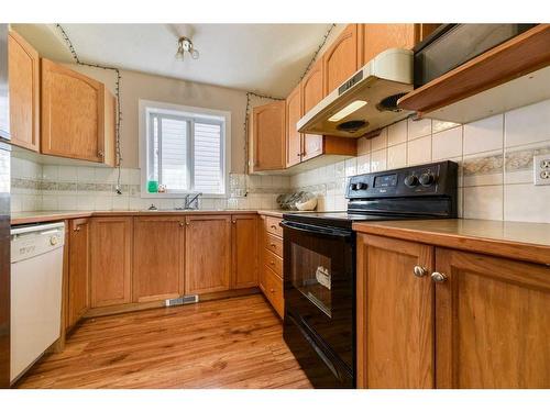 13 Saddlemont Grove Ne, Calgary, AB - Indoor Photo Showing Kitchen