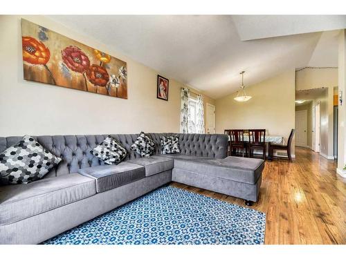 13 Saddlemont Grove Ne, Calgary, AB - Indoor Photo Showing Living Room