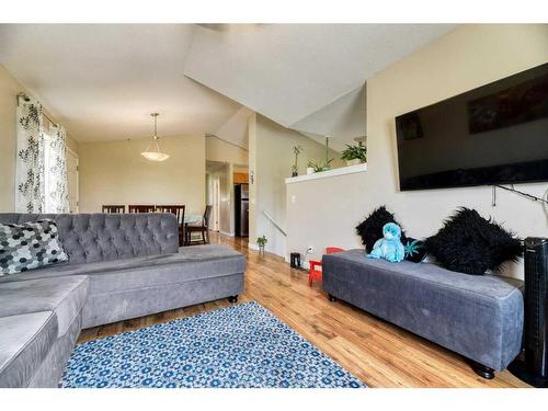 13 Saddlemont Grove Ne, Calgary, AB - Indoor Photo Showing Living Room