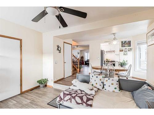 72 Deerpath Road Se, Calgary, AB - Indoor Photo Showing Living Room