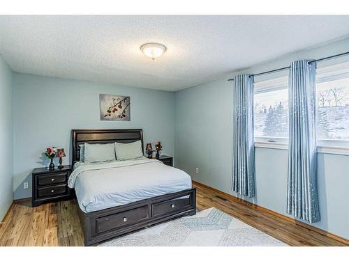 72 Deerpath Road Se, Calgary, AB - Indoor Photo Showing Bedroom