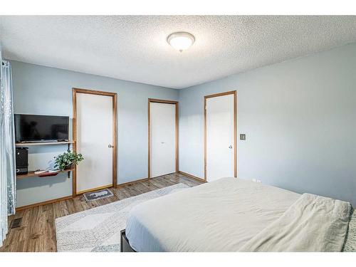 72 Deerpath Road Se, Calgary, AB - Indoor Photo Showing Bedroom