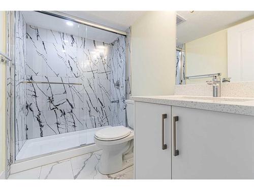 72 Deerpath Road Se, Calgary, AB - Indoor Photo Showing Bathroom