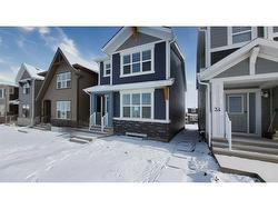 38 Magnolia Street SE Calgary, AB T3M 3X9