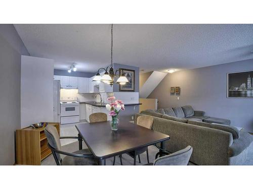 144 Mt Aberdeen Manor Se, Calgary, AB - Indoor