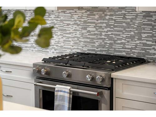 94 Walgrove Green Se, Calgary, AB - Indoor Photo Showing Kitchen