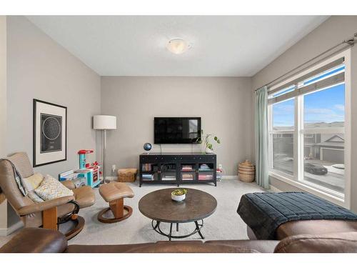 94 Walgrove Green Se, Calgary, AB - Indoor Photo Showing Living Room