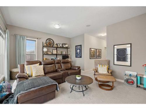 94 Walgrove Green Se, Calgary, AB - Indoor Photo Showing Living Room