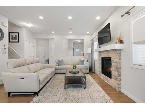 94 Walgrove Green Se, Calgary, AB - Indoor Photo Showing Living Room