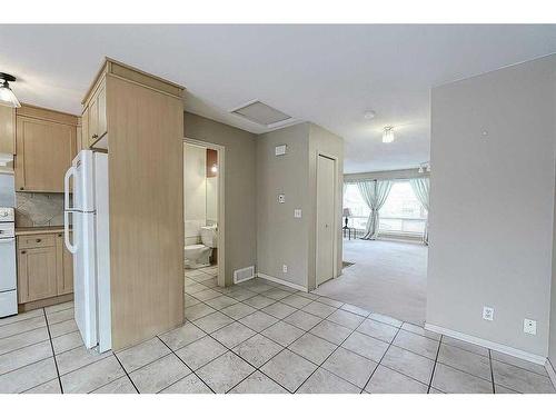 153 Templemont Drive Ne, Calgary, AB - Indoor Photo Showing Kitchen