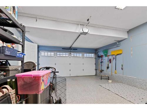 8255 Saddleridge Drive Ne, Calgary, AB - Indoor Photo Showing Garage